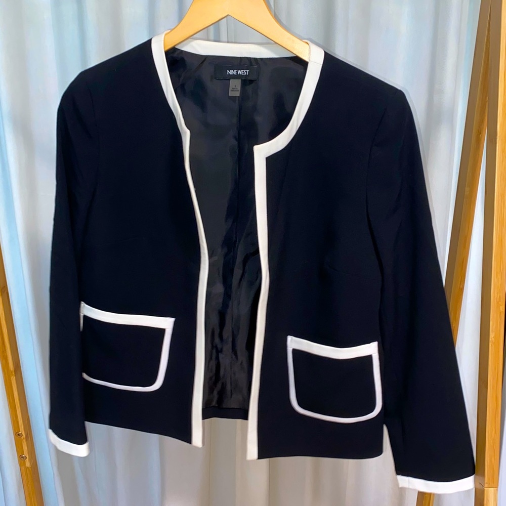 NINE WEST Jewel Neck Crepe Blazer Black White Trim NWOT, Size 4